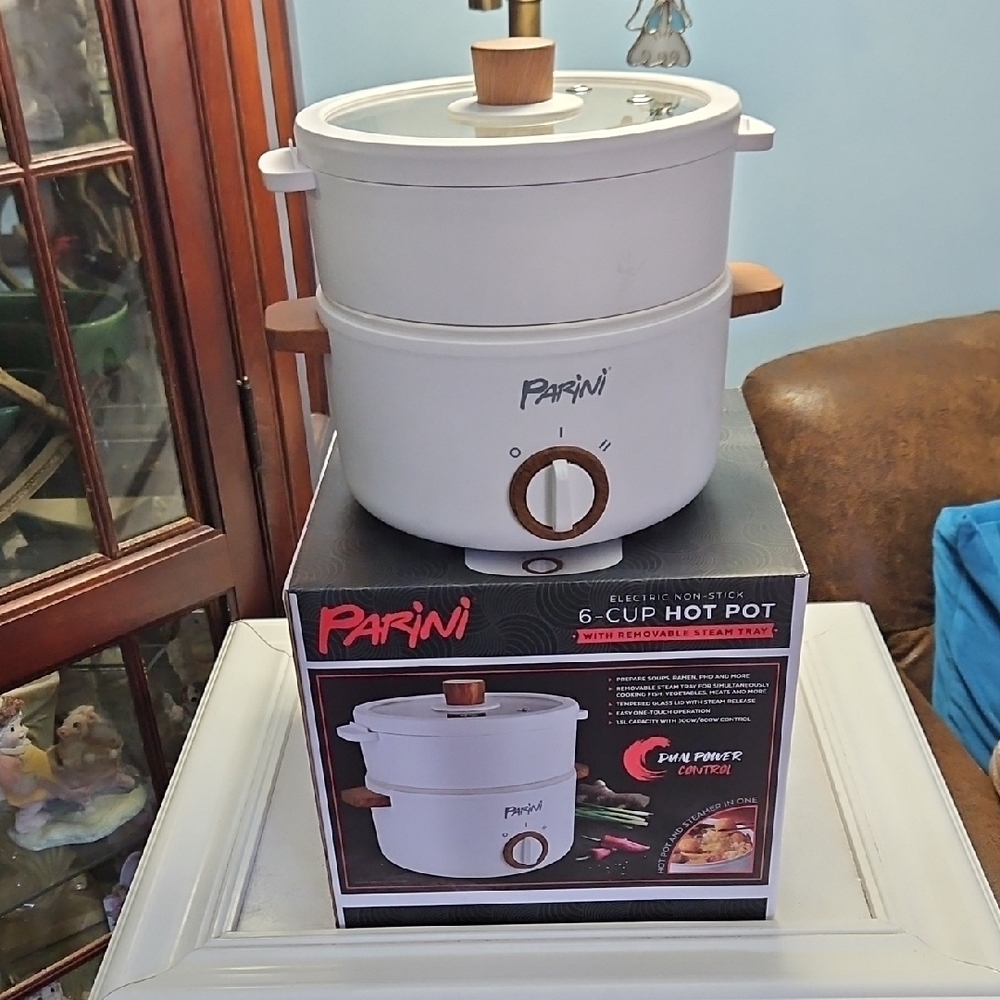 NIB Parini White Electric Hot Pot with Wooden Accents